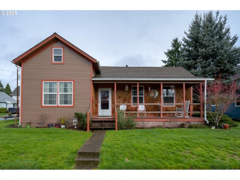Photo of 341 NW 10th St, McMinnville, OR 97128 (MLS # 203060485)