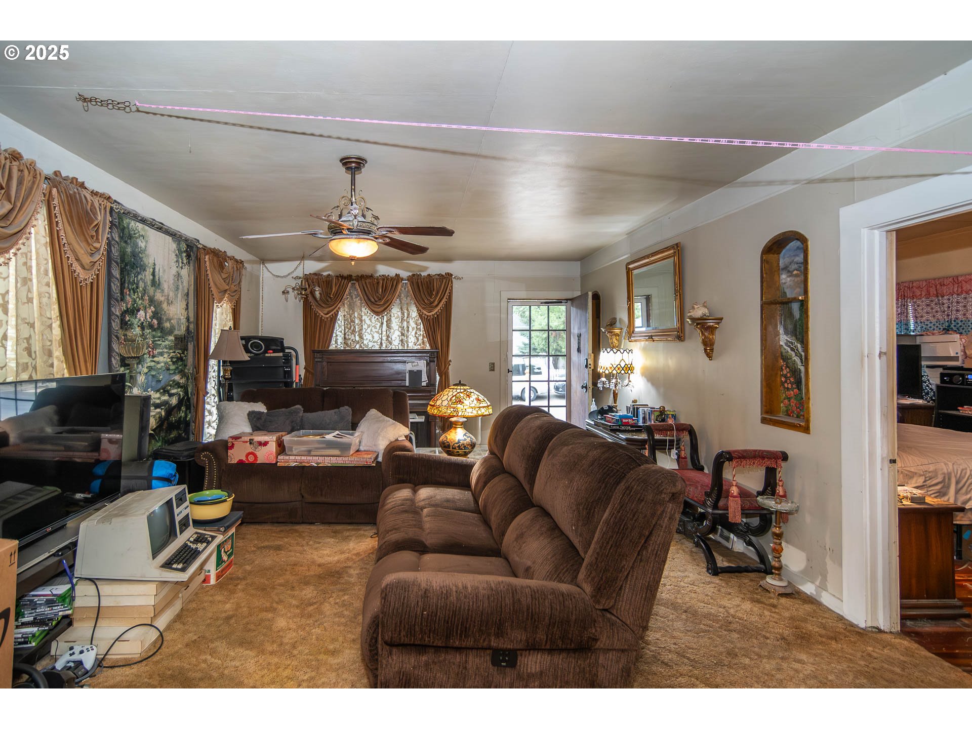 169 SE HOUCK AVE