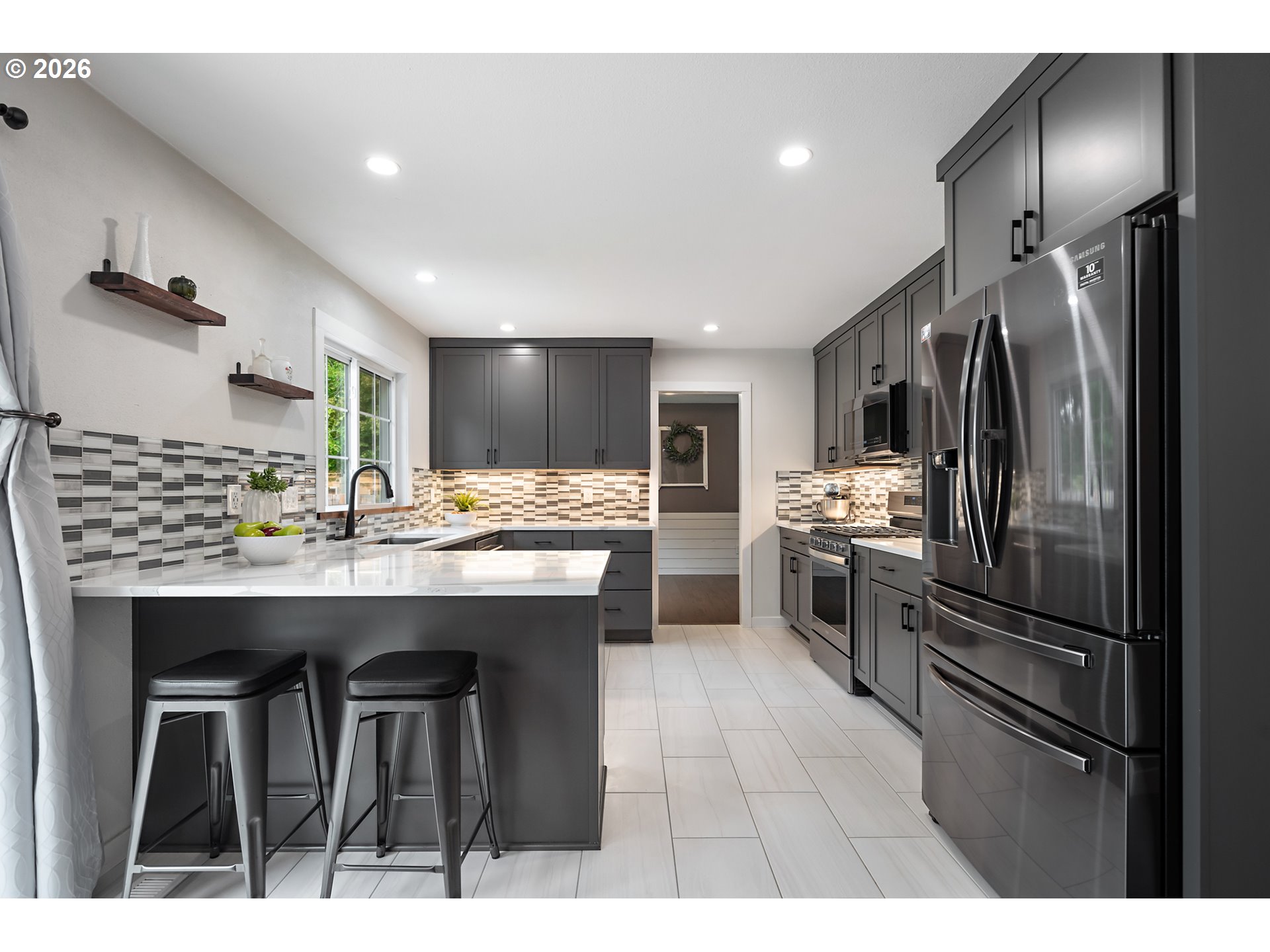 1719 SE LEWELLYN AVE