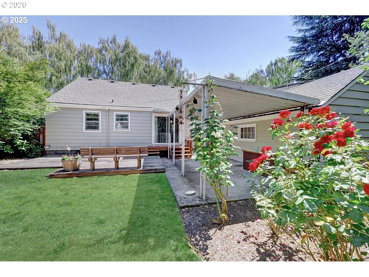 7067 N UNIVERSITY AVE