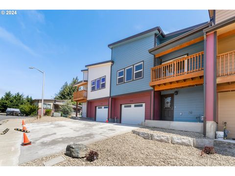 A home in Coos Bay