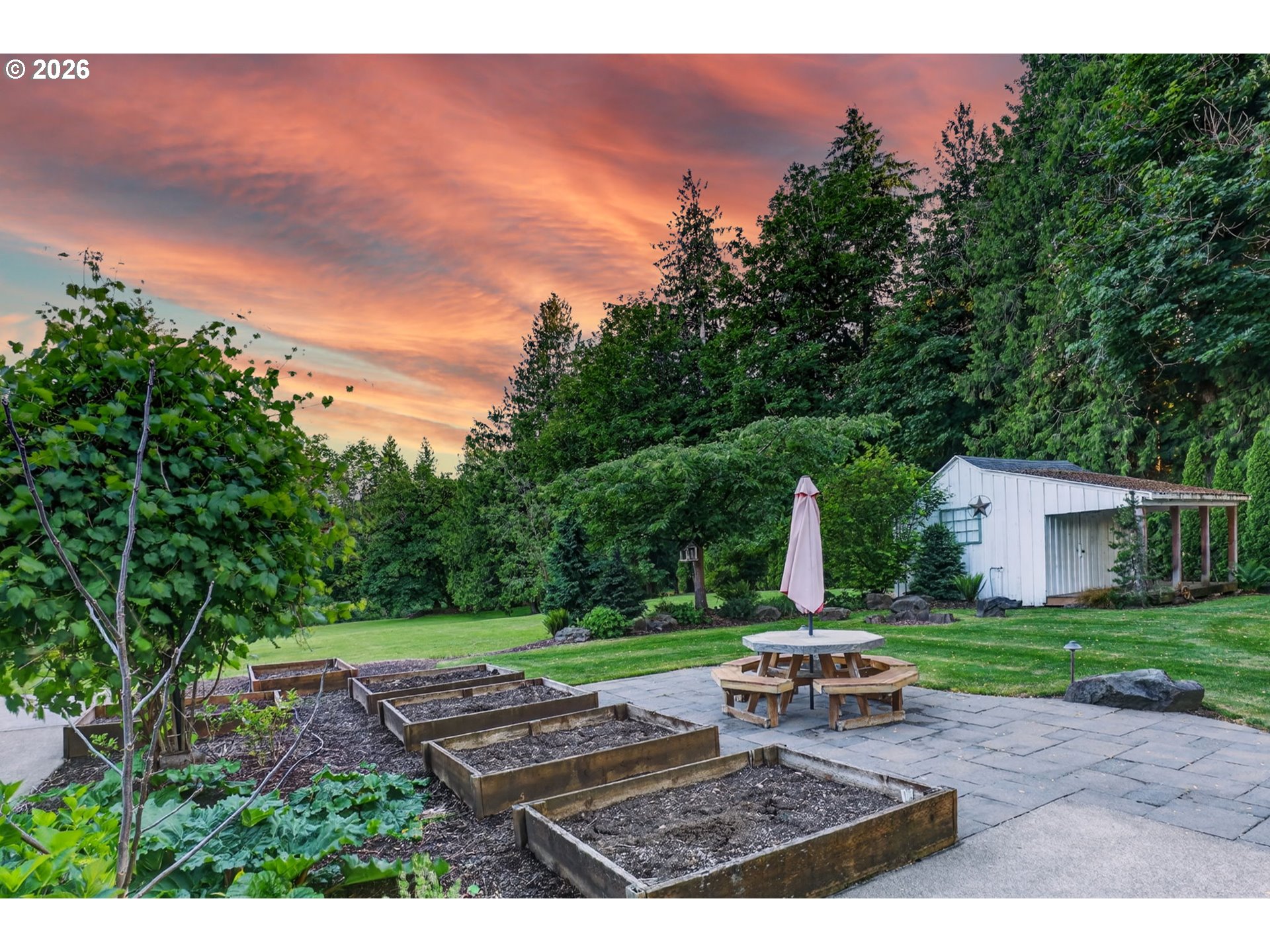 3678 W POWELL LOOP