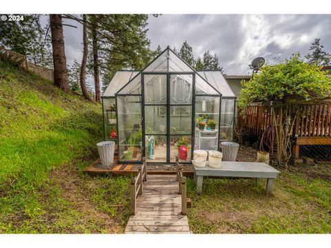 A home in Coquille