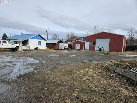 A home in Baker City