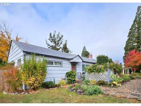 A home in Roseburg