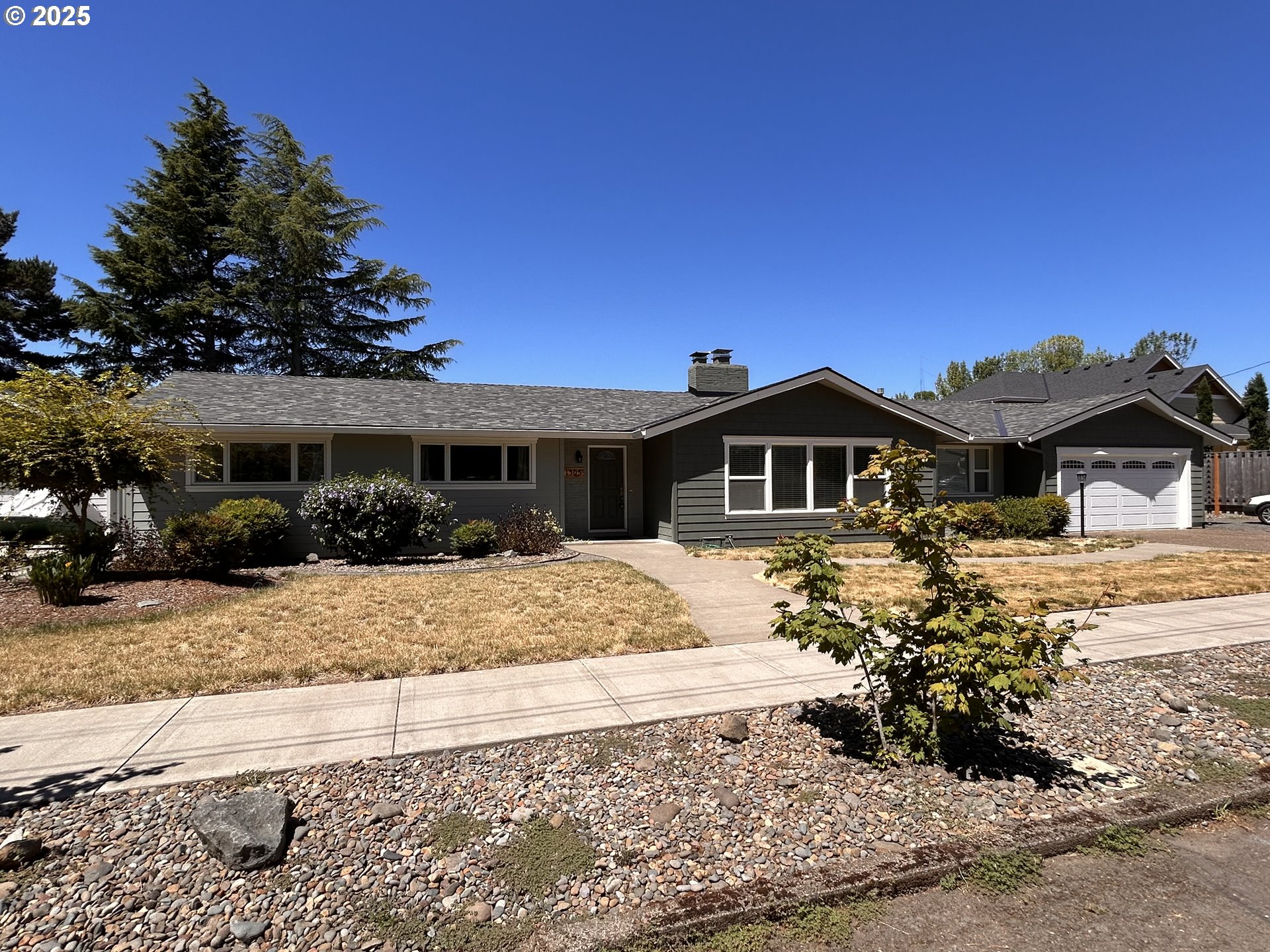 1305 NE NEWALL RD