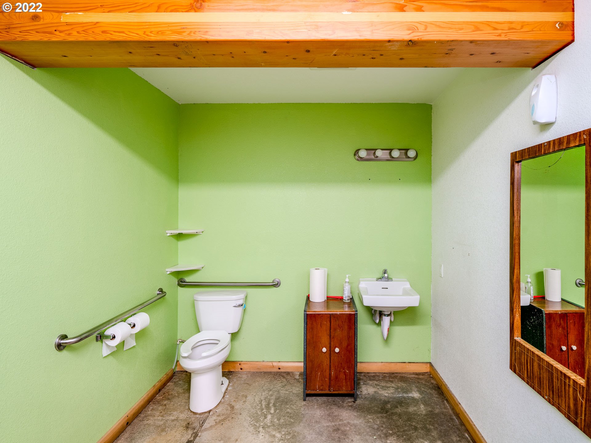 Tillamook, Oregon 97141, United States, ,Commercial,Active,74207