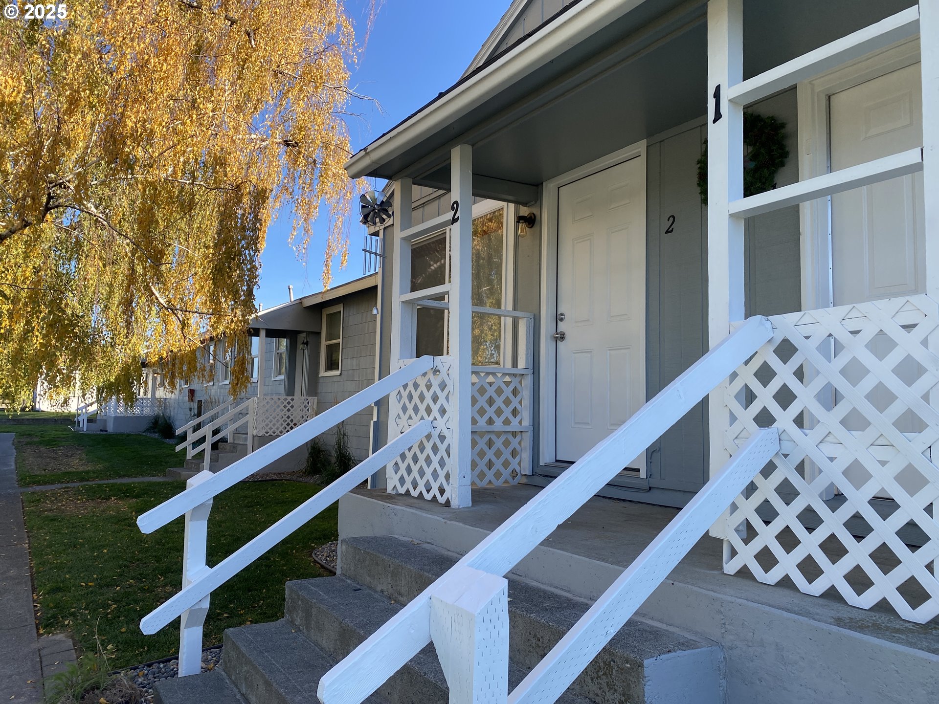 204 SE 12TH ST