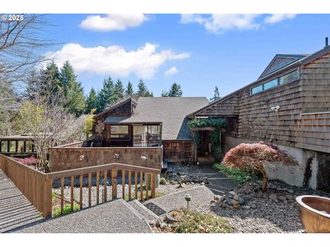 1320 INGERSOLL ST Coos Bay OR 97420