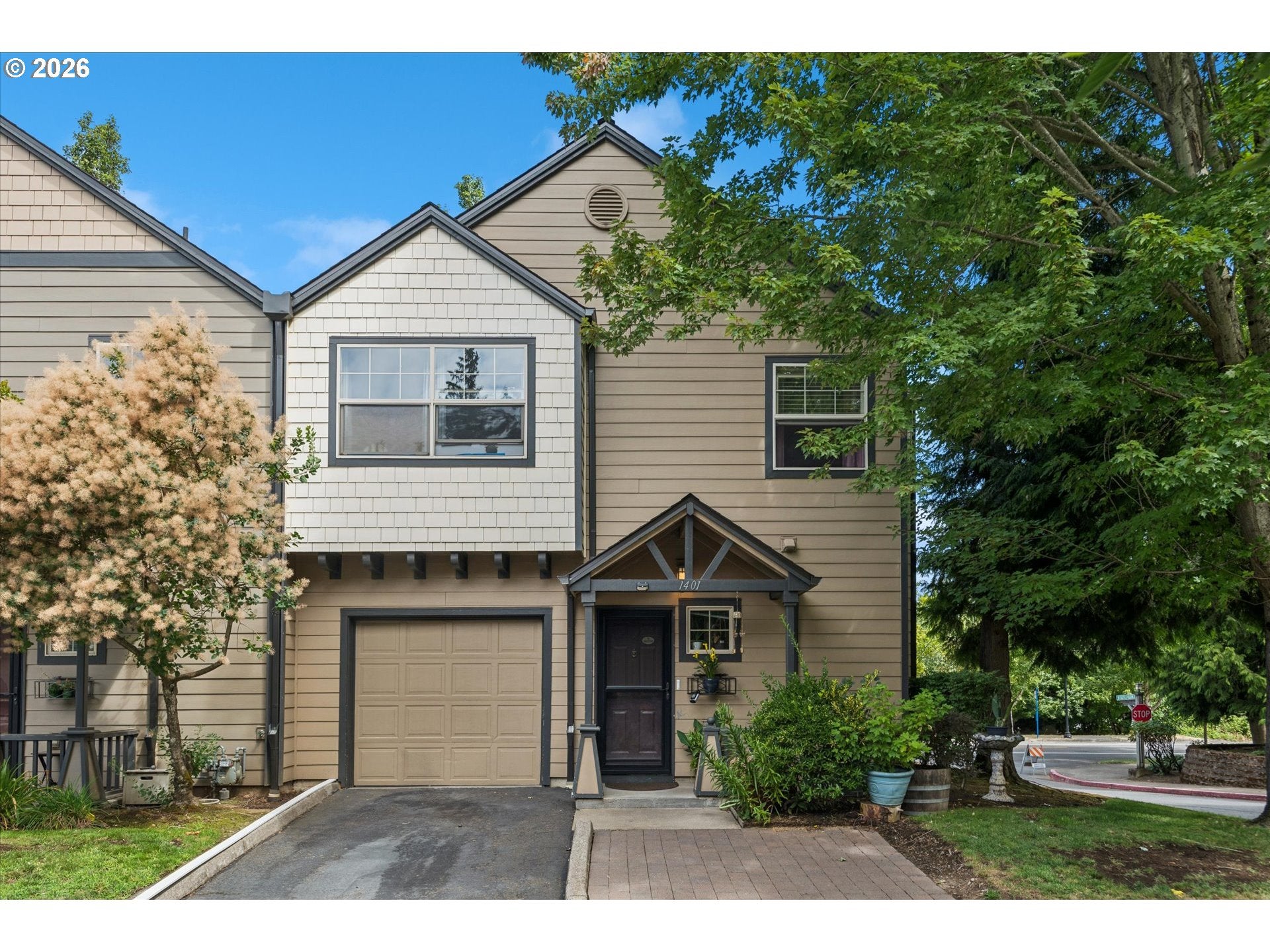 1401 SW EDGEFIELD MEADOWS CT