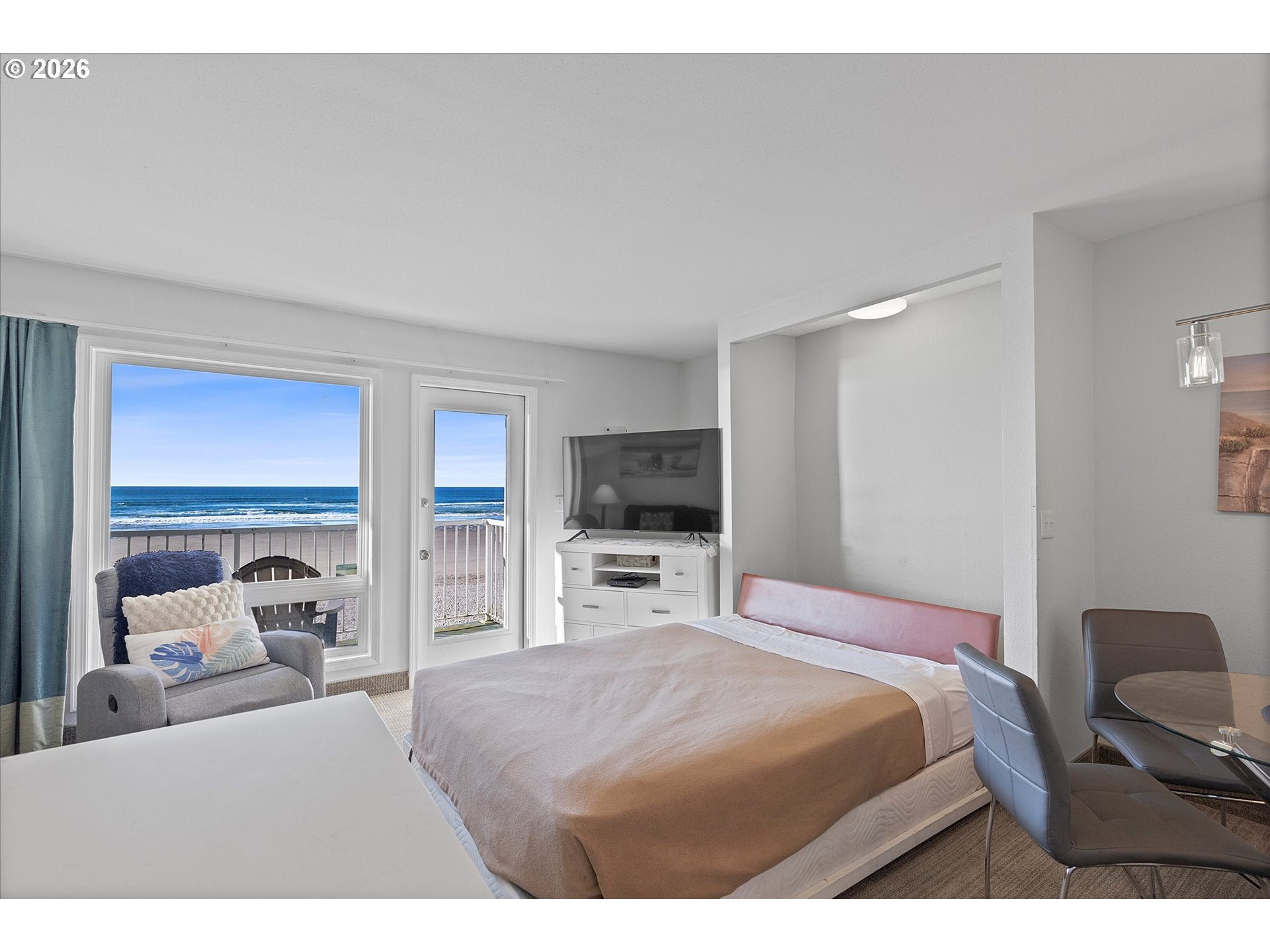 171 SW HIGHWAY 101 209