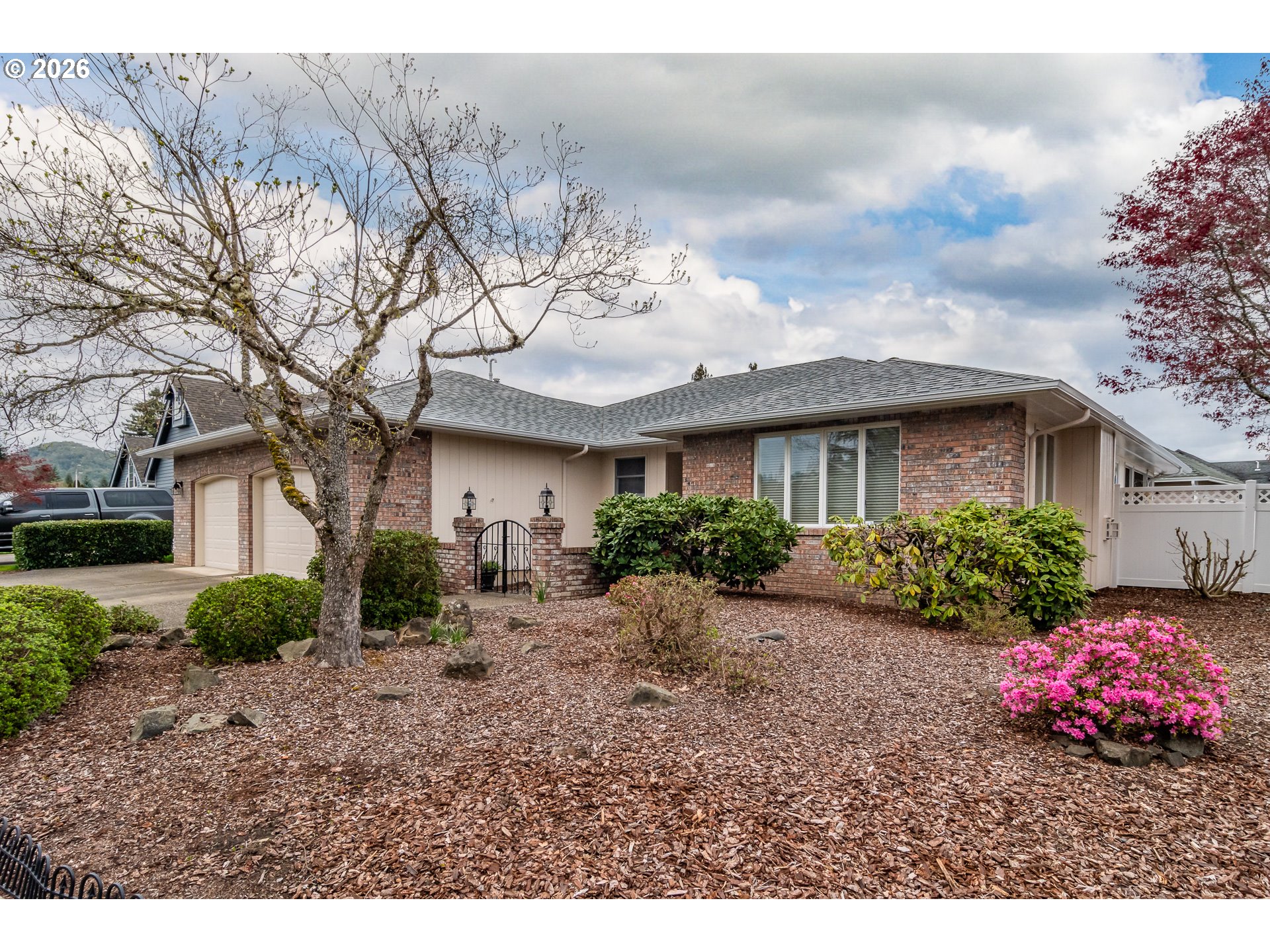 1213 NW RIVERFRONT DR