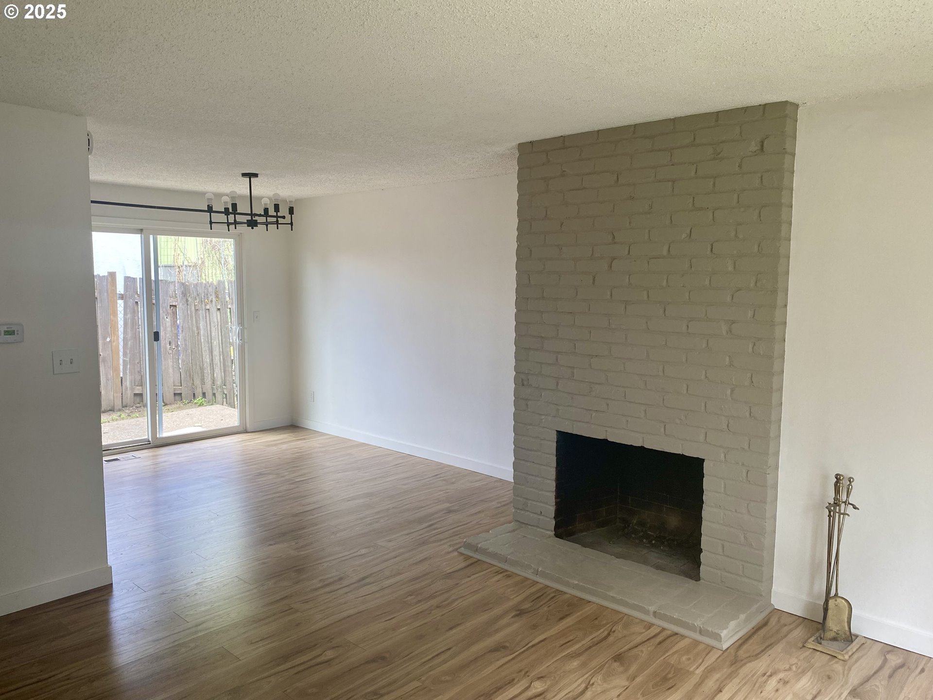 856 NW VAL CT