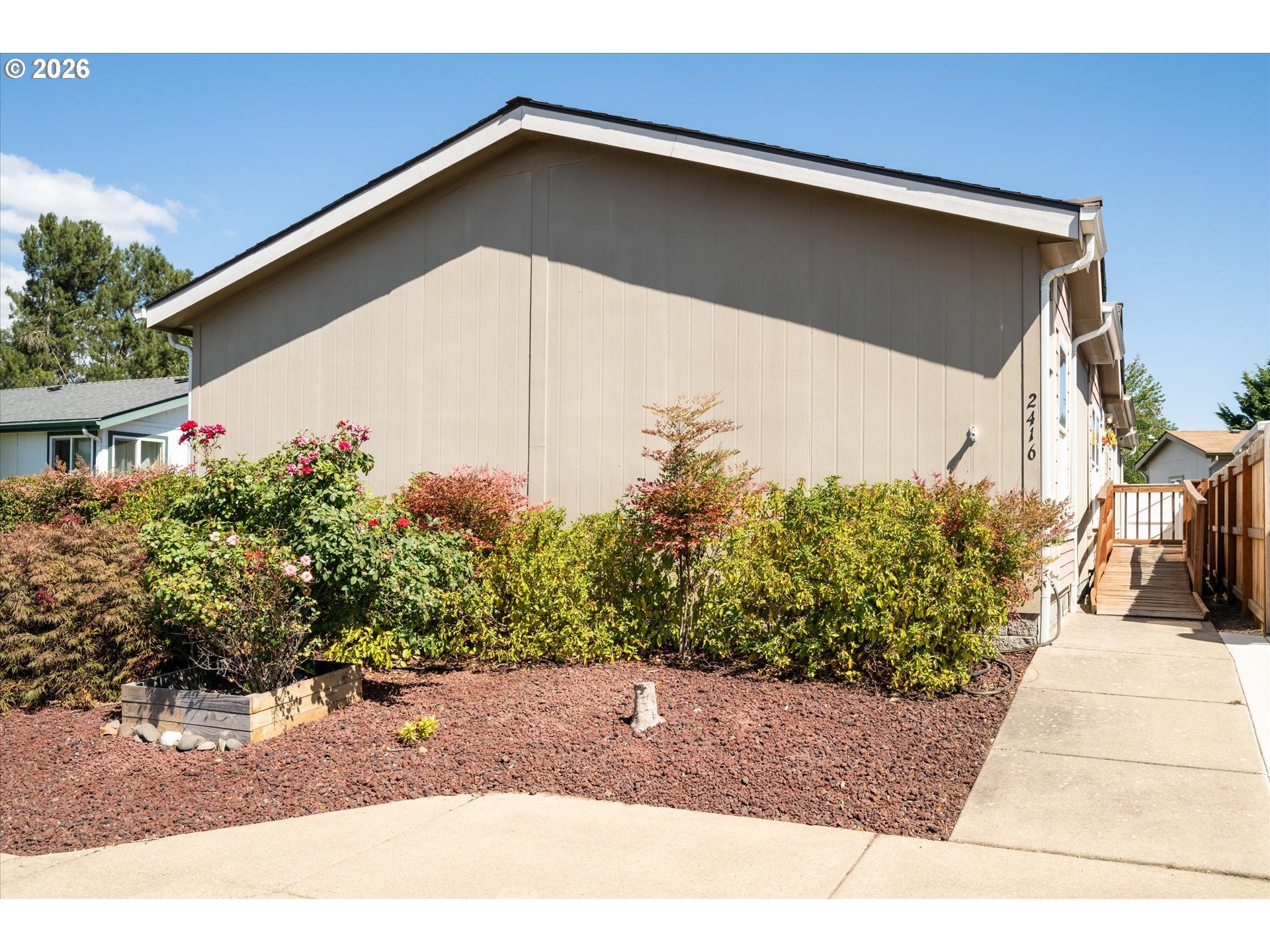 2416 MAIA LOOP