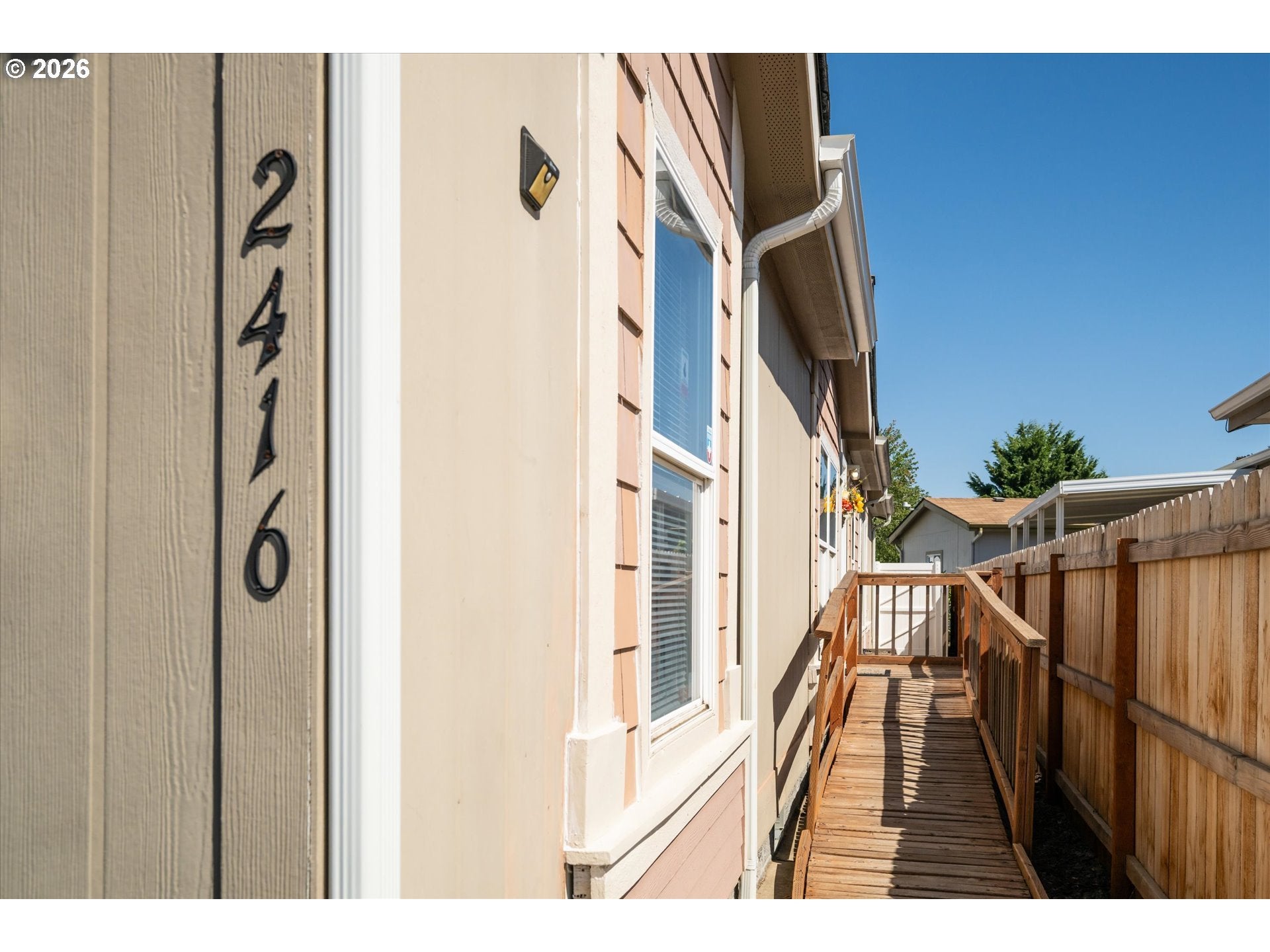 2416 MAIA LOOP