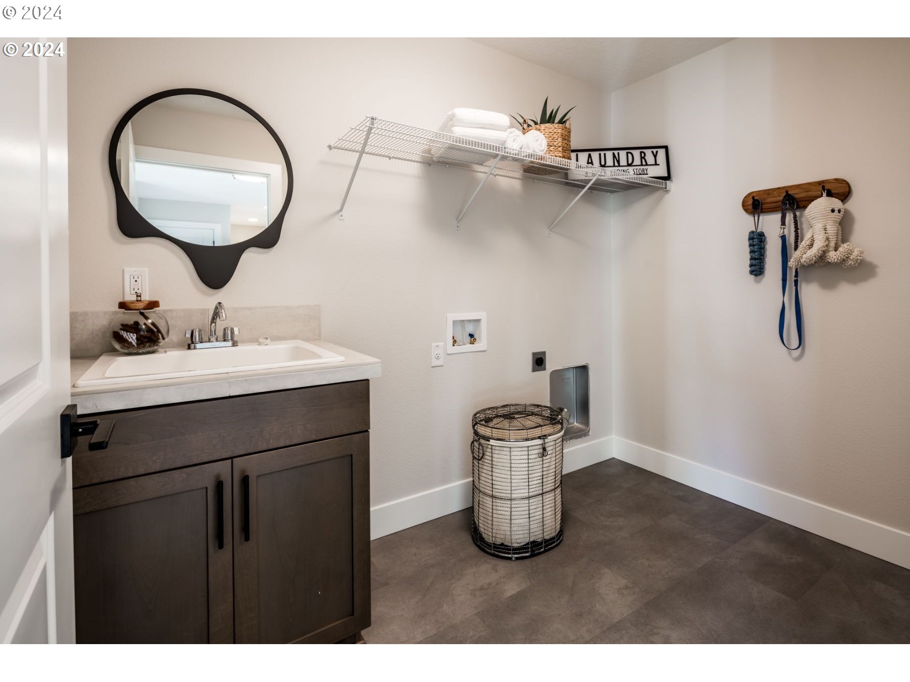 Gresham, Oregon 97080, United States, 3 Bedrooms Bedrooms, ,3 BathroomsBathrooms,Residential,Active,28006