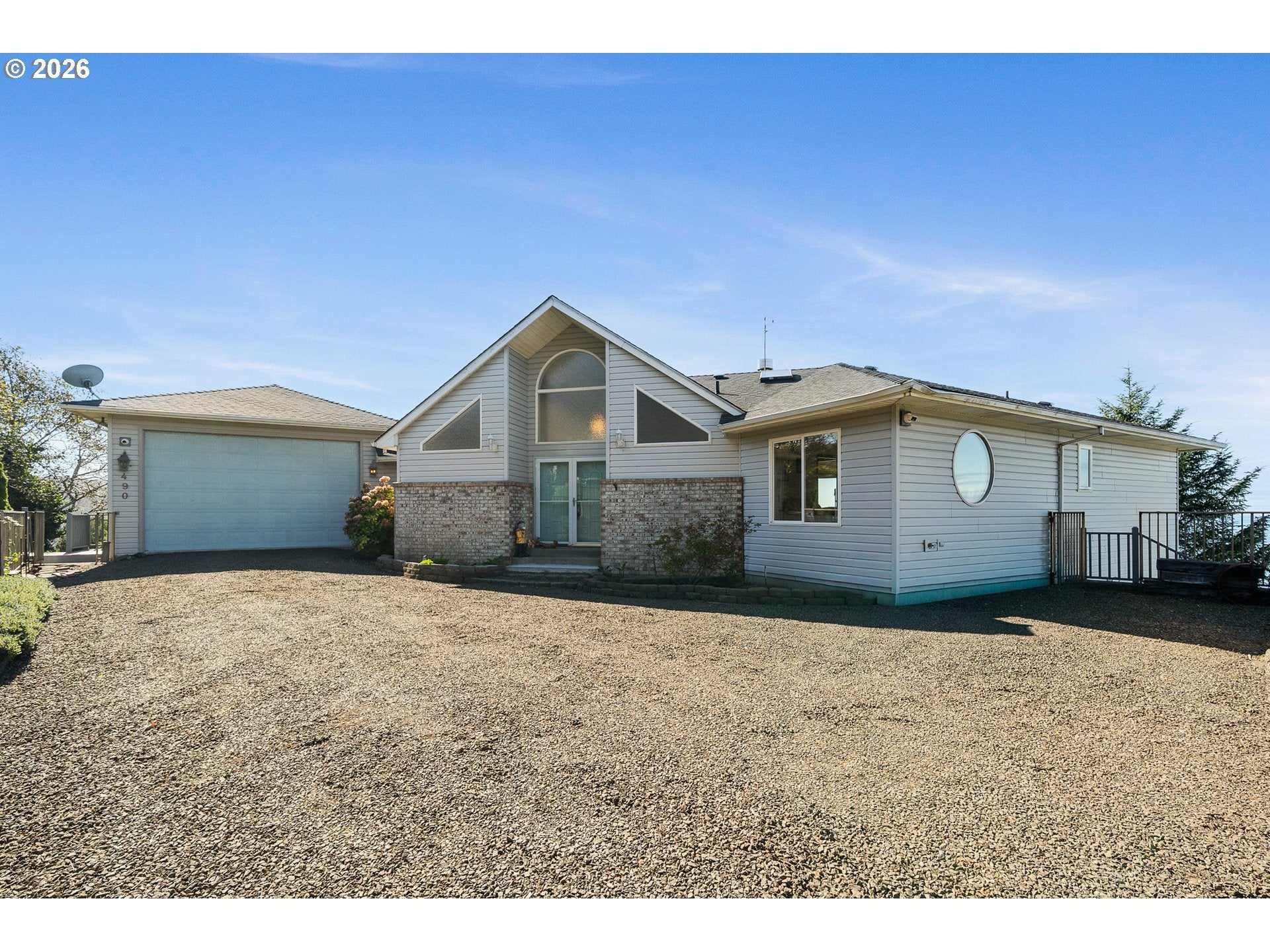 490 PACIFIC VIEW DR