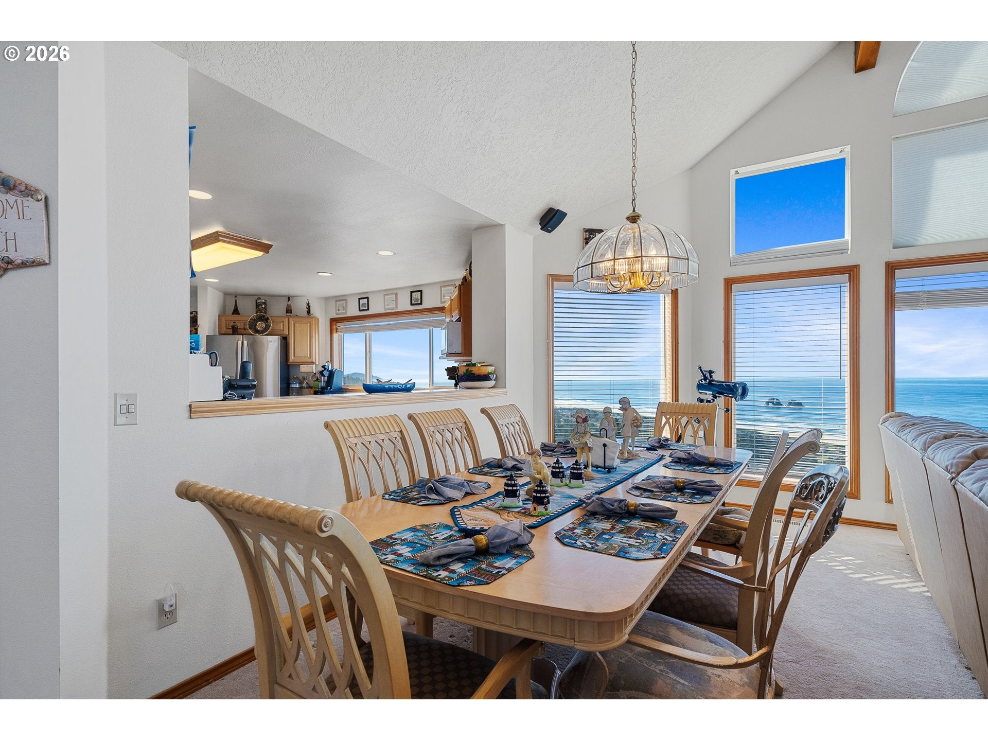 490 PACIFIC VIEW DR
