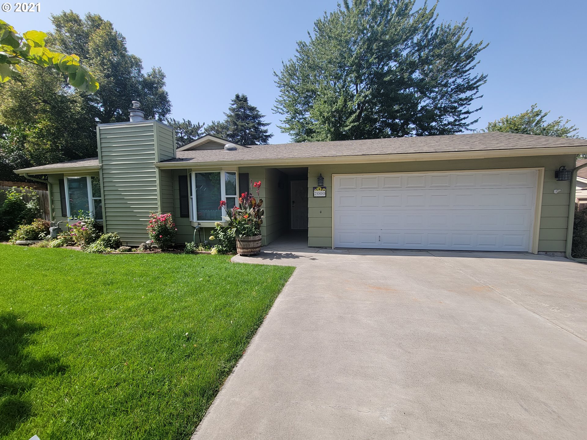 Photo 1 of 32 — 2000 SW QUINNEY AVE, Pendleton, OR 97801