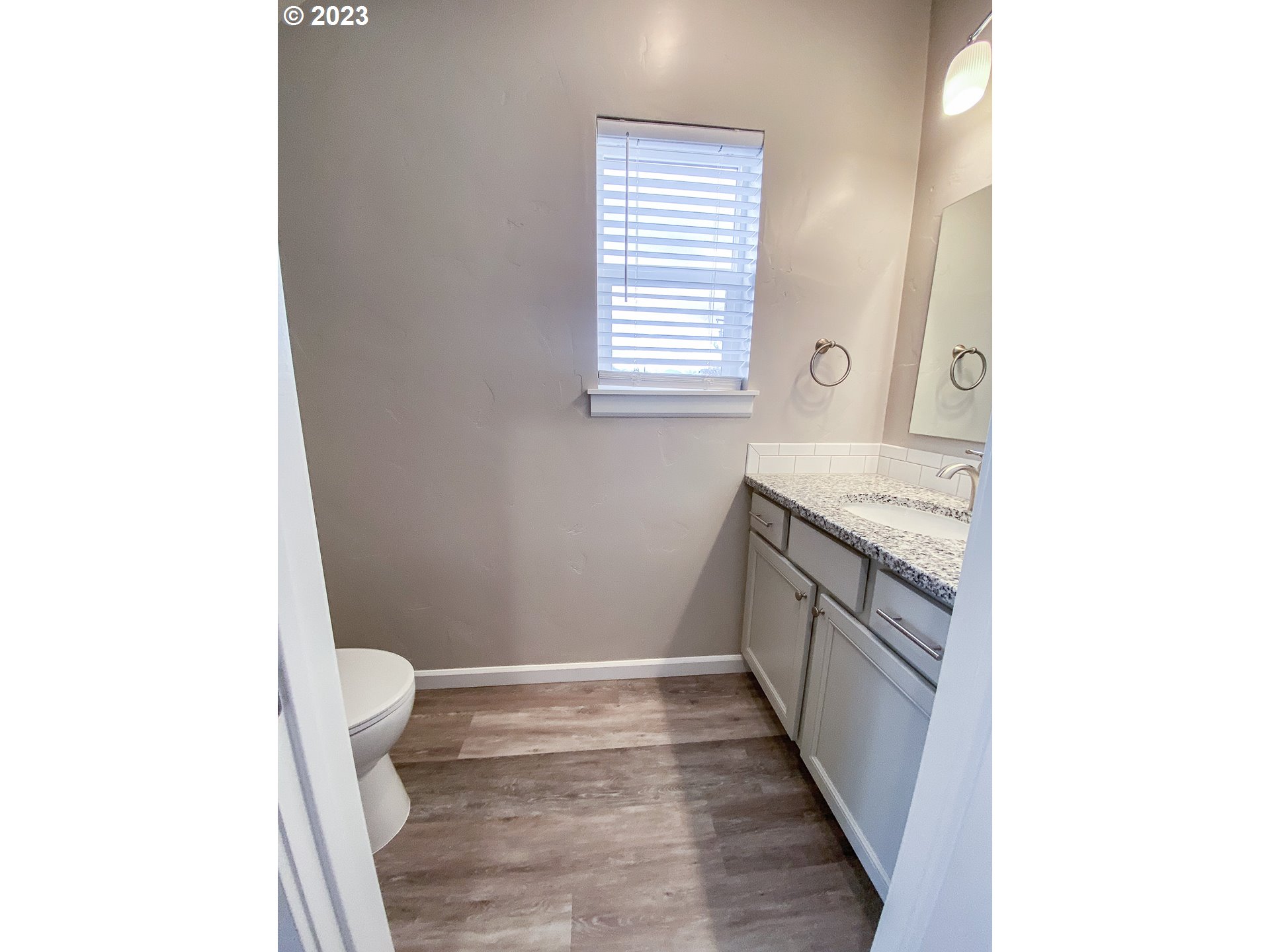 585 BAKER ST