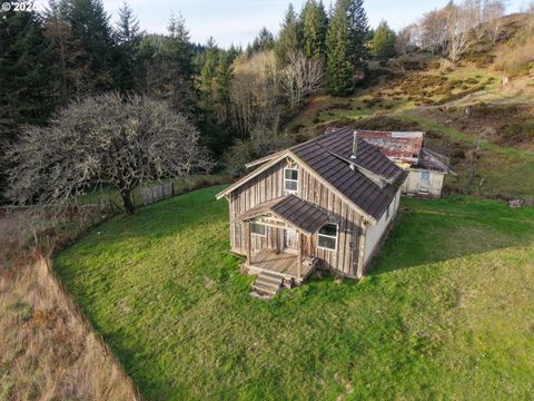 96312 SHUTTERS CREEK LN North Bend OR 97459