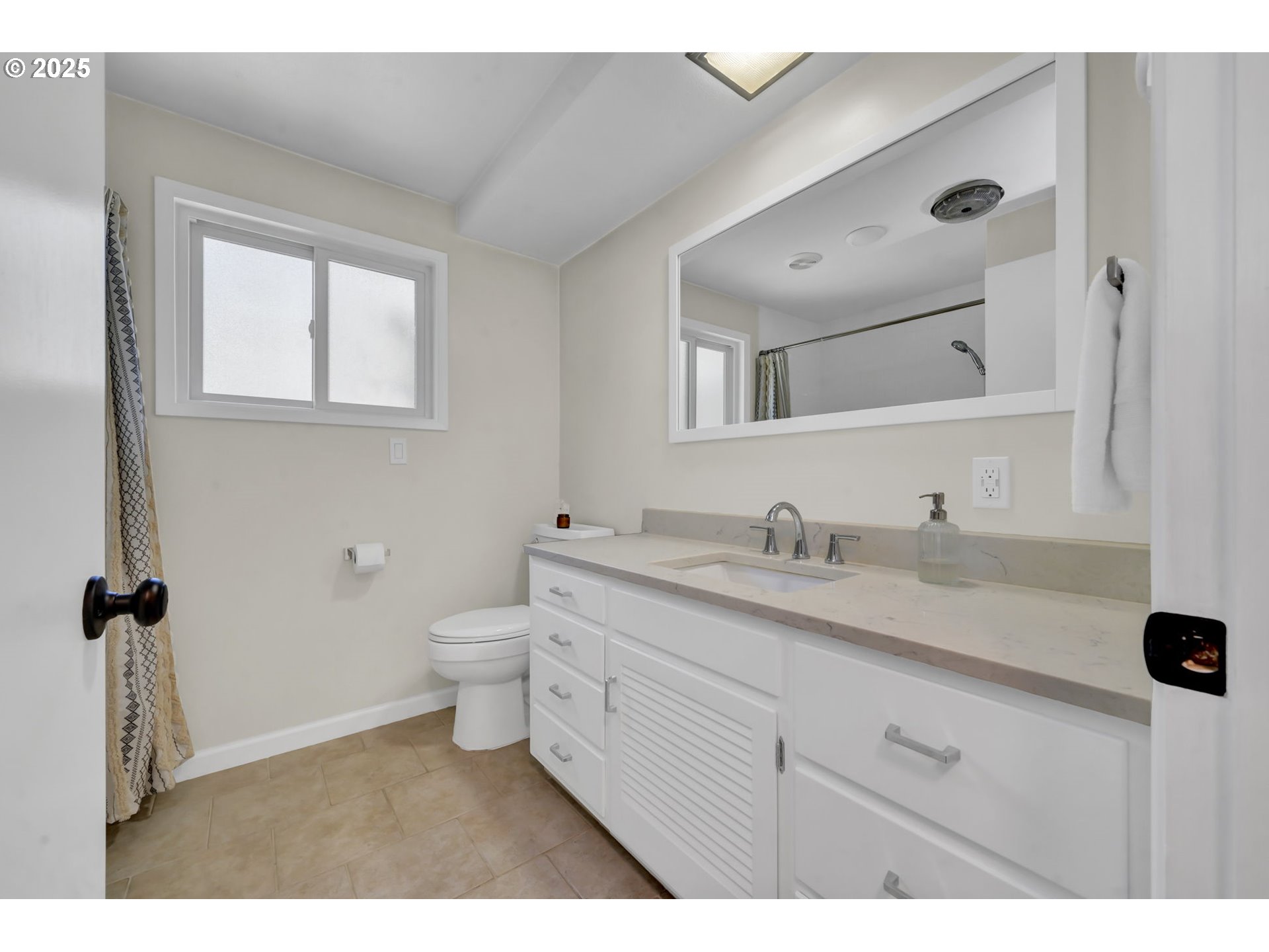 Eugene, Oregon 97404, United States, 3 Bedrooms Bedrooms, ,2 BathroomsBathrooms,Residential,Active,173142