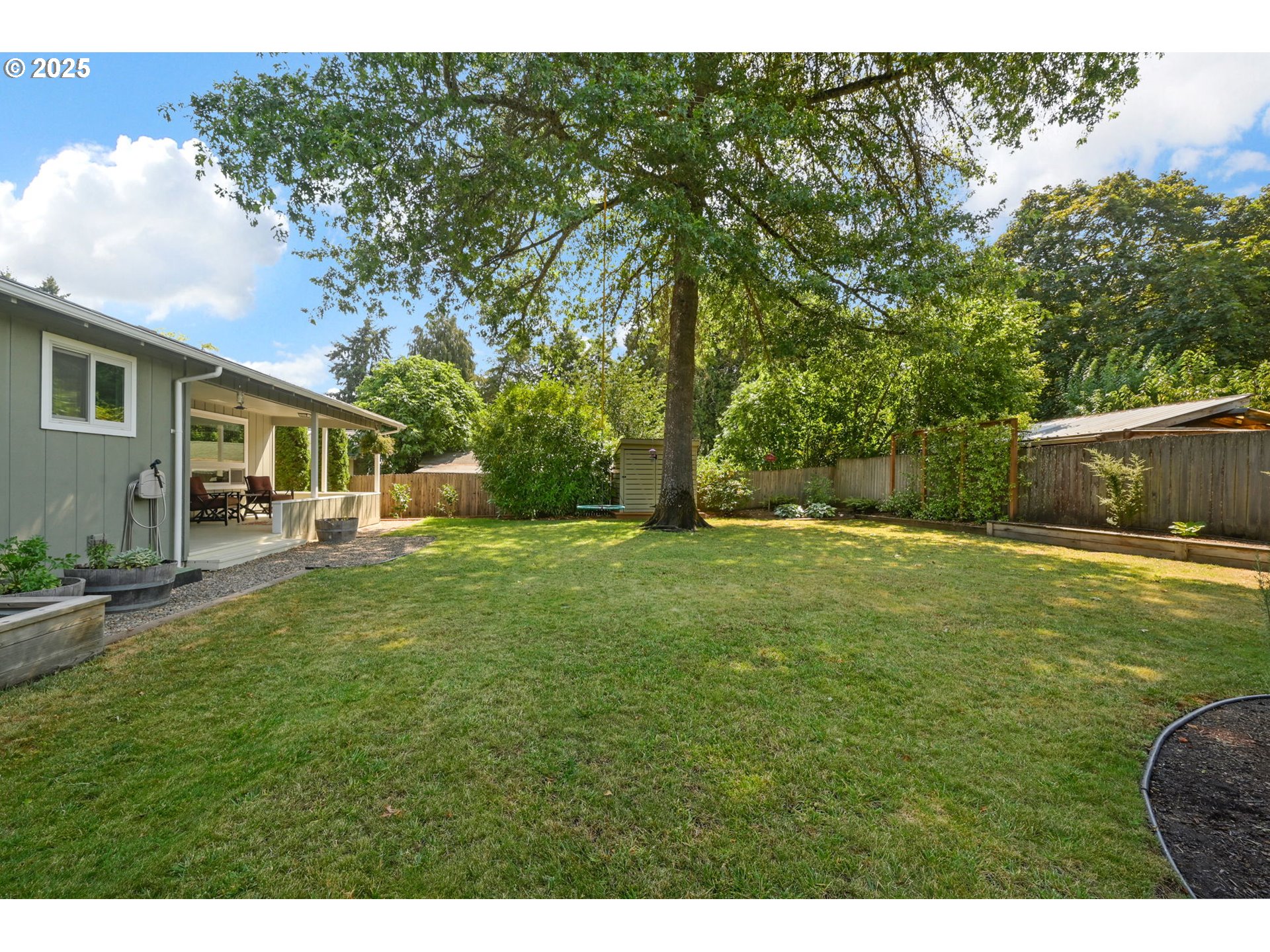 Eugene, Oregon 97404, United States, 3 Bedrooms Bedrooms, ,2 BathroomsBathrooms,Residential,Active,173142