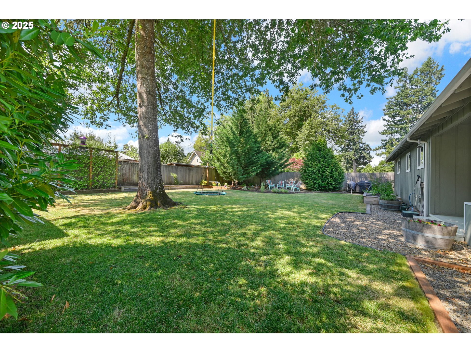 Eugene, Oregon 97404, United States, 3 Bedrooms Bedrooms, ,2 BathroomsBathrooms,Residential,Active,173142