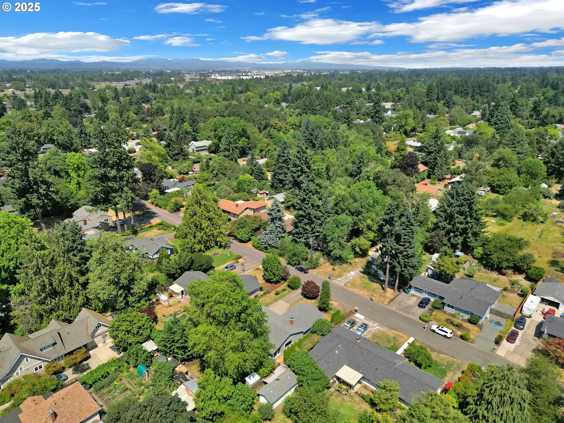 Eugene, Oregon 97404, United States, 3 Bedrooms Bedrooms, ,2 BathroomsBathrooms,Residential,Active,173142