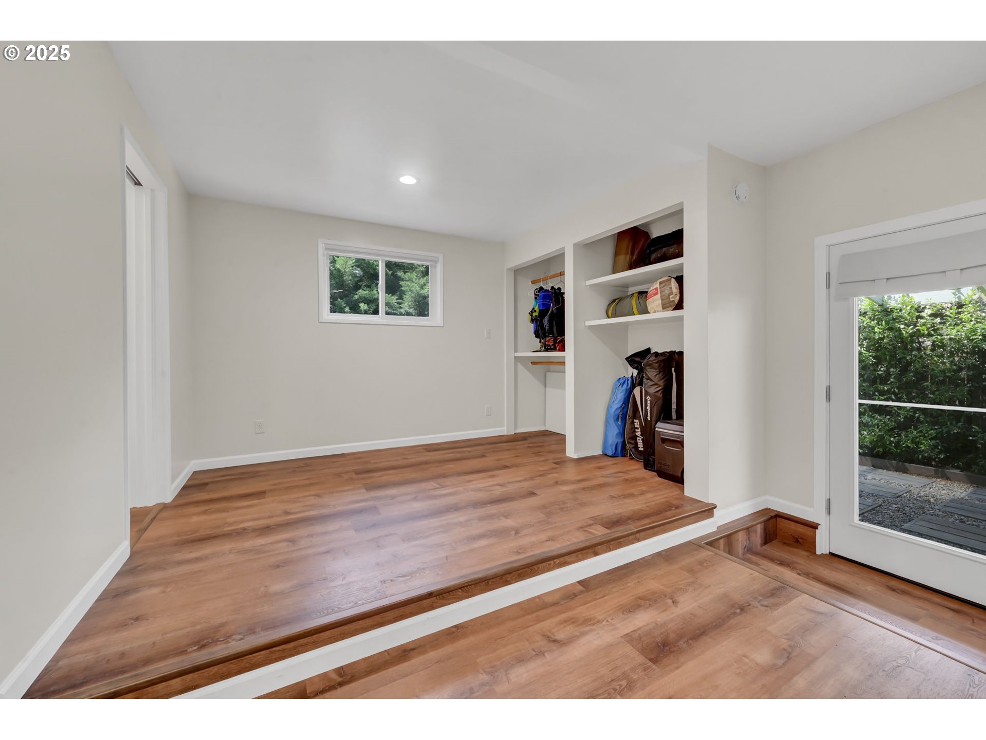 Eugene, Oregon 97404, United States, 3 Bedrooms Bedrooms, ,2 BathroomsBathrooms,Residential,Active,173142