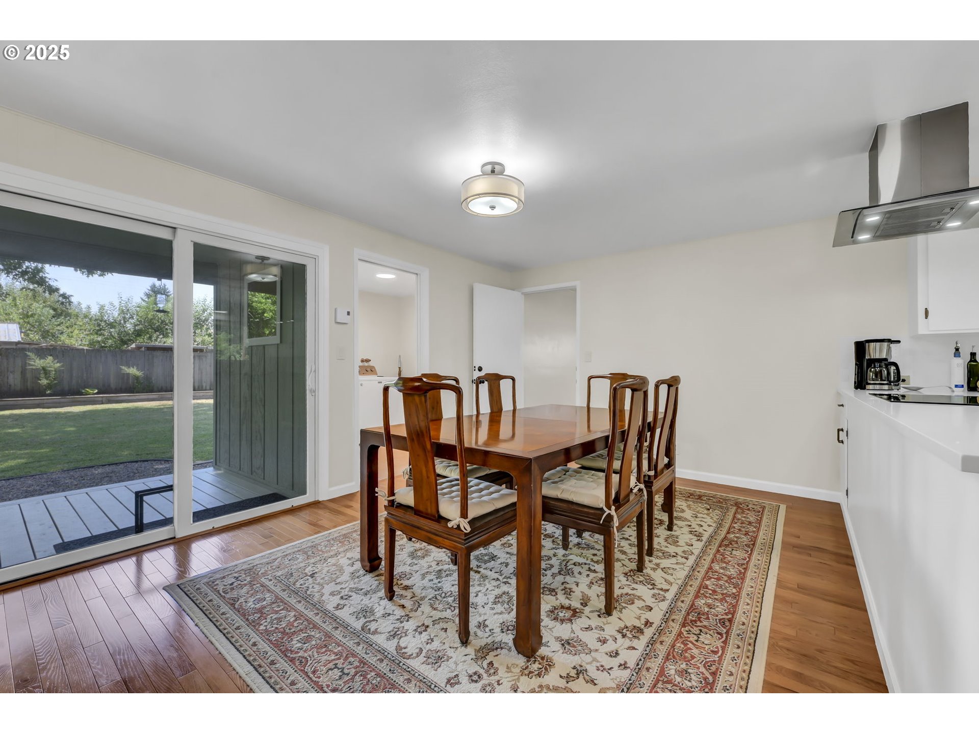 Eugene, Oregon 97404, United States, 3 Bedrooms Bedrooms, ,2 BathroomsBathrooms,Residential,Active,173142