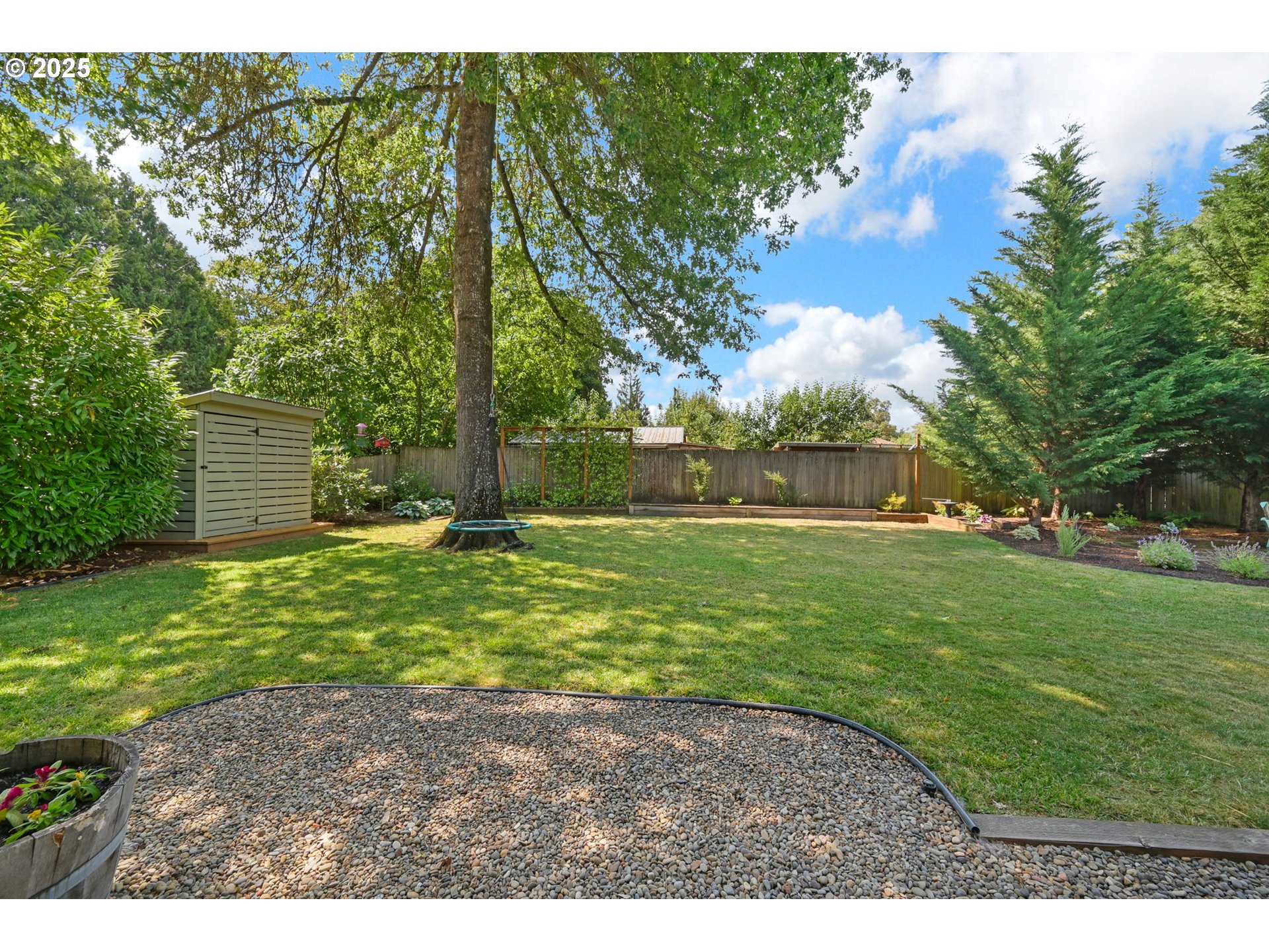 Eugene, Oregon 97404, United States, 3 Bedrooms Bedrooms, ,2 BathroomsBathrooms,Residential,Active,173142