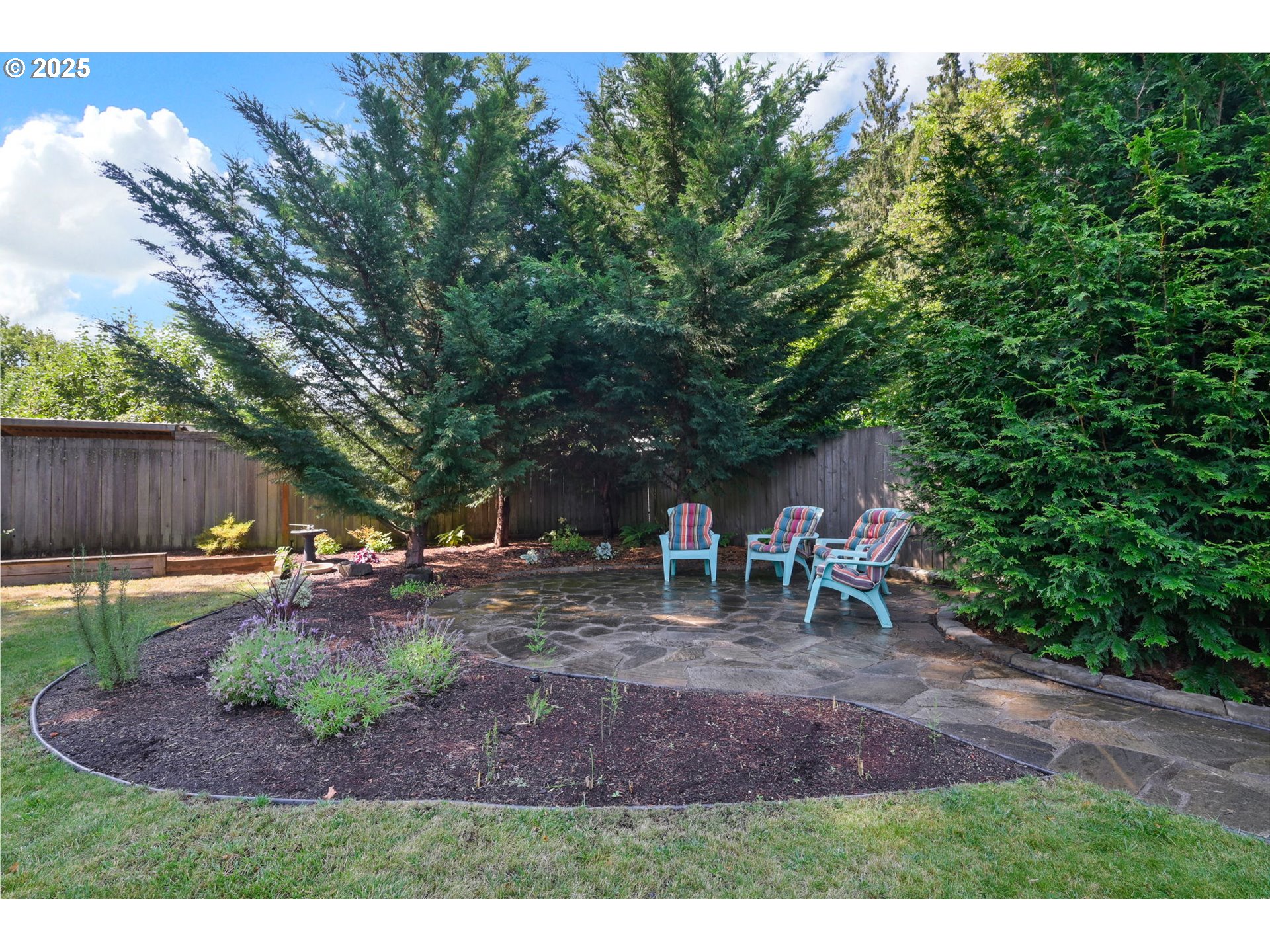 Eugene, Oregon 97404, United States, 3 Bedrooms Bedrooms, ,2 BathroomsBathrooms,Residential,Active,173142