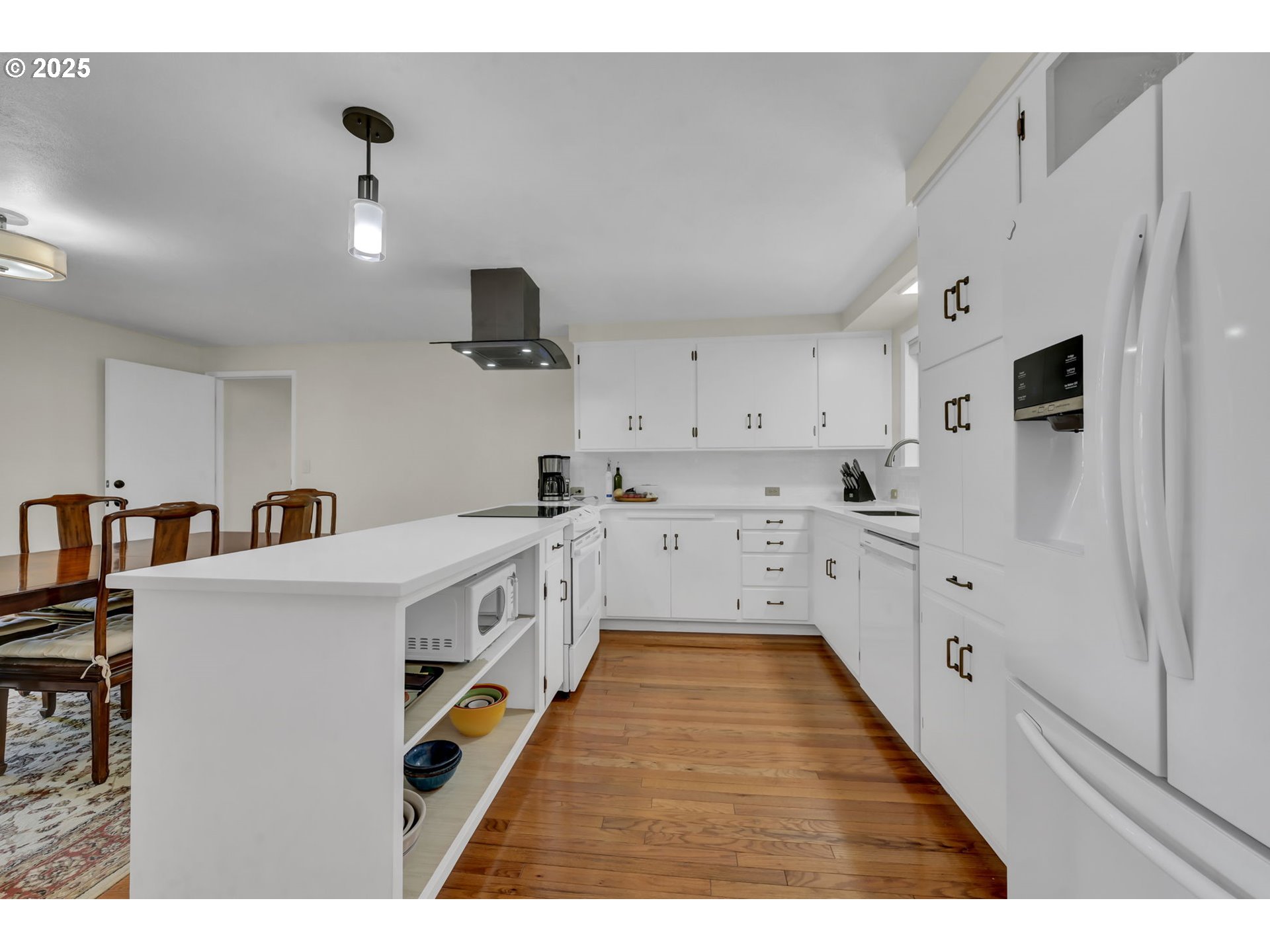 Eugene, Oregon 97404, United States, 3 Bedrooms Bedrooms, ,2 BathroomsBathrooms,Residential,Active,173142