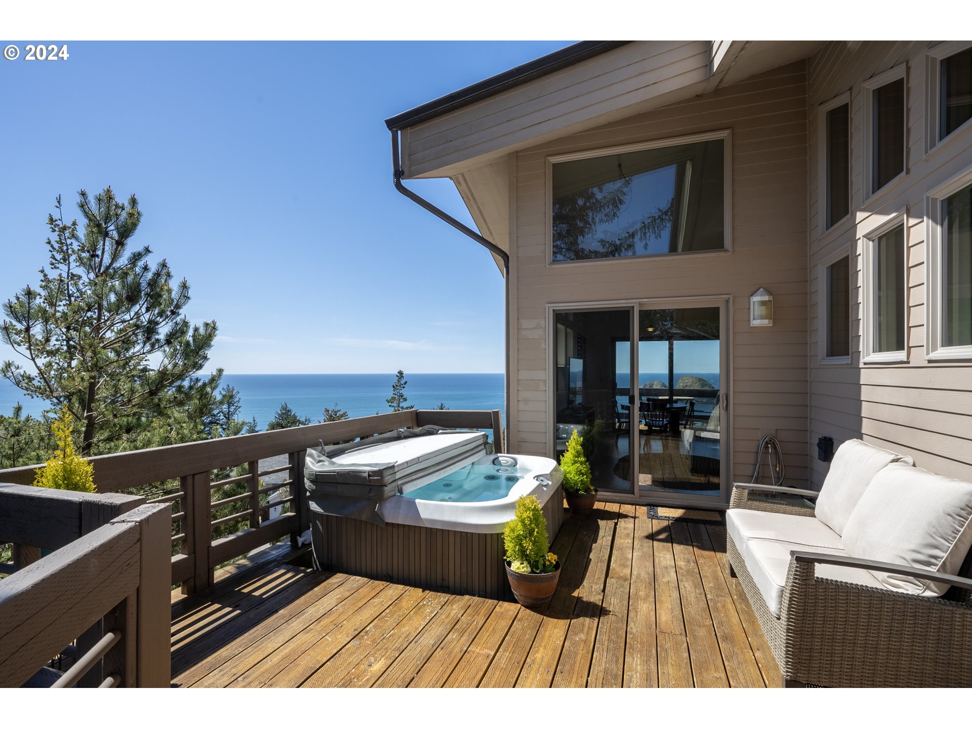 Oceanside, Oregon 97134, United States, 4 Bedrooms Bedrooms, ,4 BathroomsBathrooms,Residential,Pending,59902