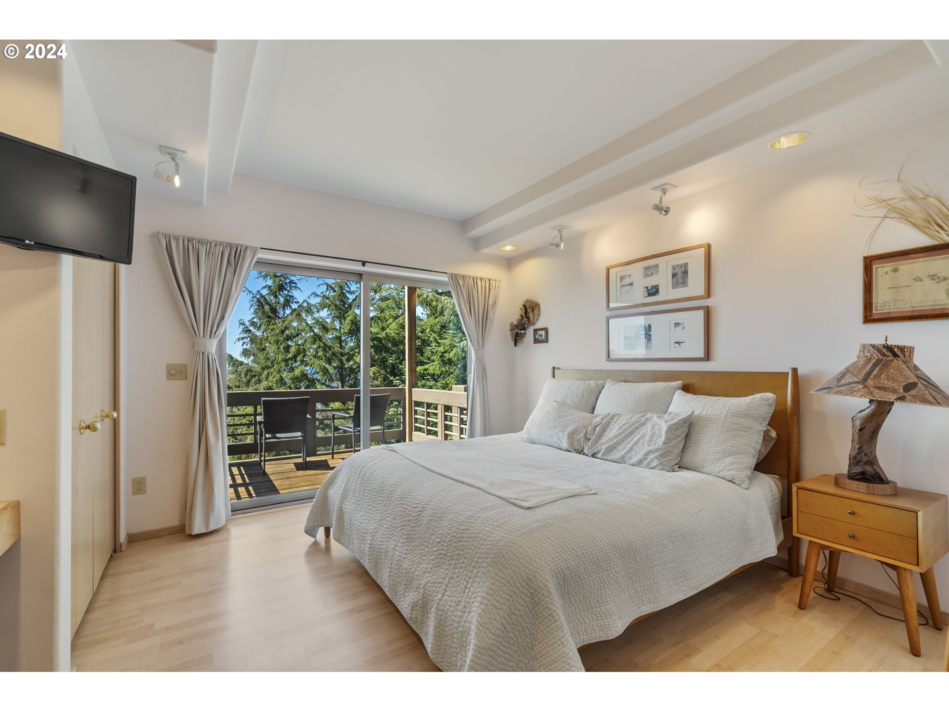 Oceanside, Oregon 97134, United States, 4 Bedrooms Bedrooms, ,4 BathroomsBathrooms,Residential,Pending,59902