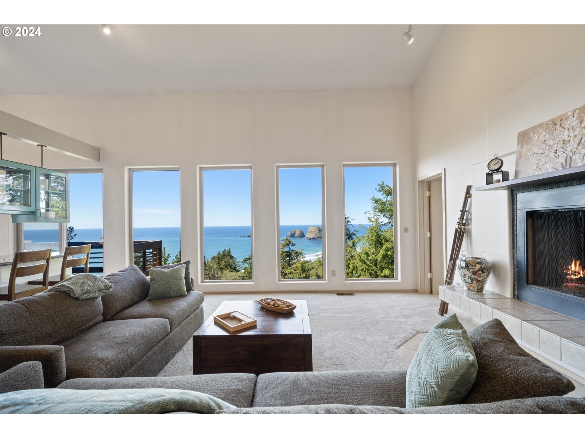 Oceanside, Oregon 97134, United States, 4 Bedrooms Bedrooms, ,4 BathroomsBathrooms,Residential,Pending,59902