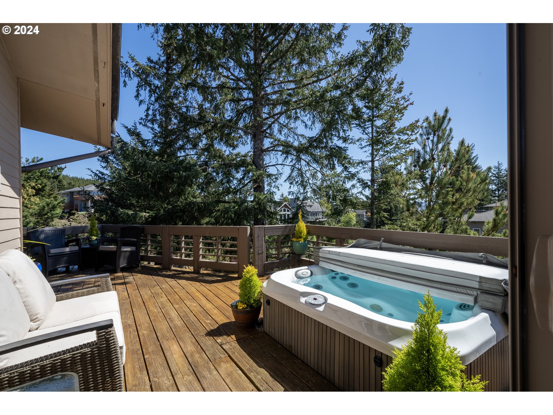 Oceanside, Oregon 97134, United States, 4 Bedrooms Bedrooms, ,4 BathroomsBathrooms,Residential,Pending,59902