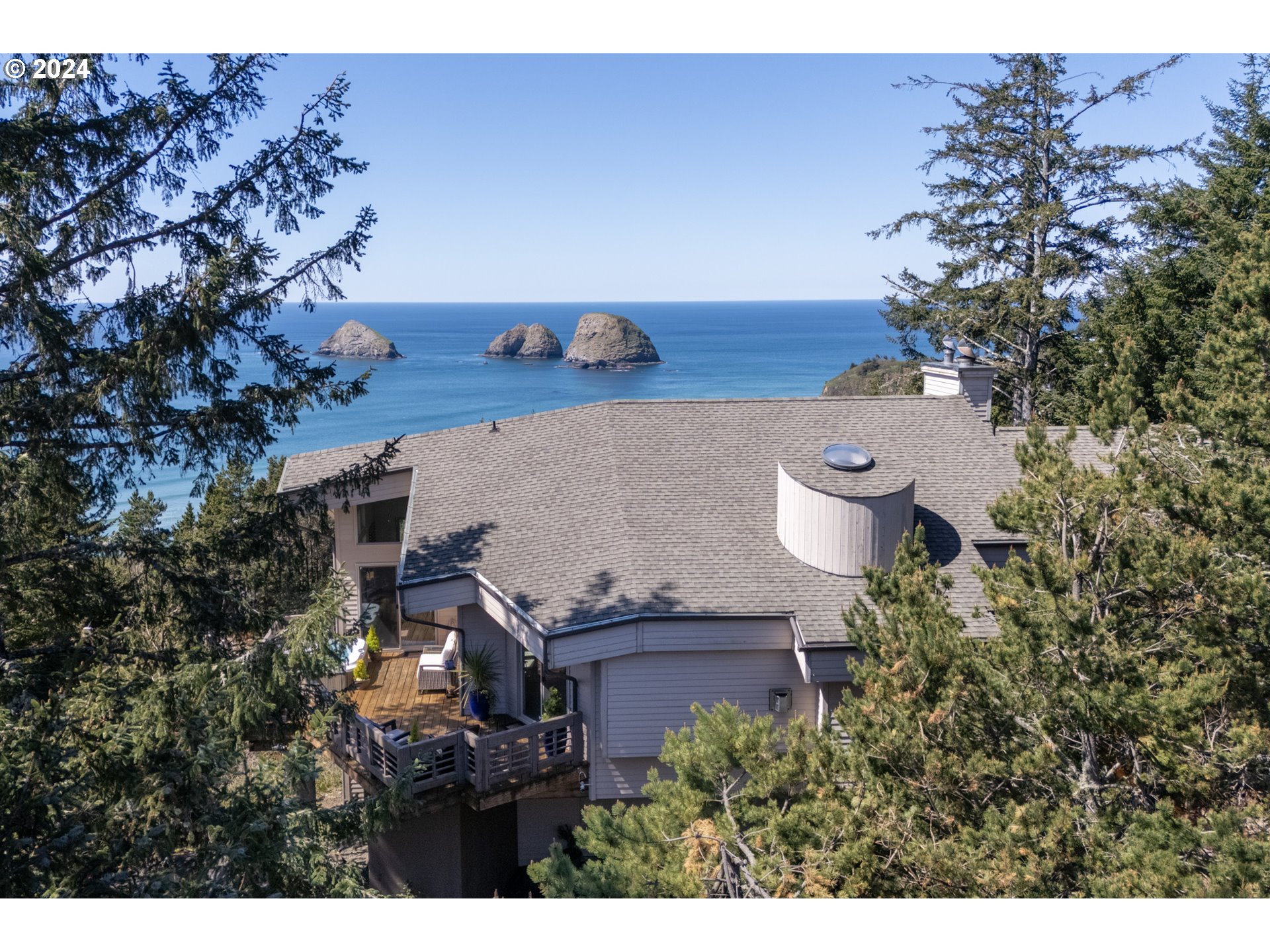 Oceanside, Oregon 97134, United States, 4 Bedrooms Bedrooms, ,4 BathroomsBathrooms,Residential,Pending,59902