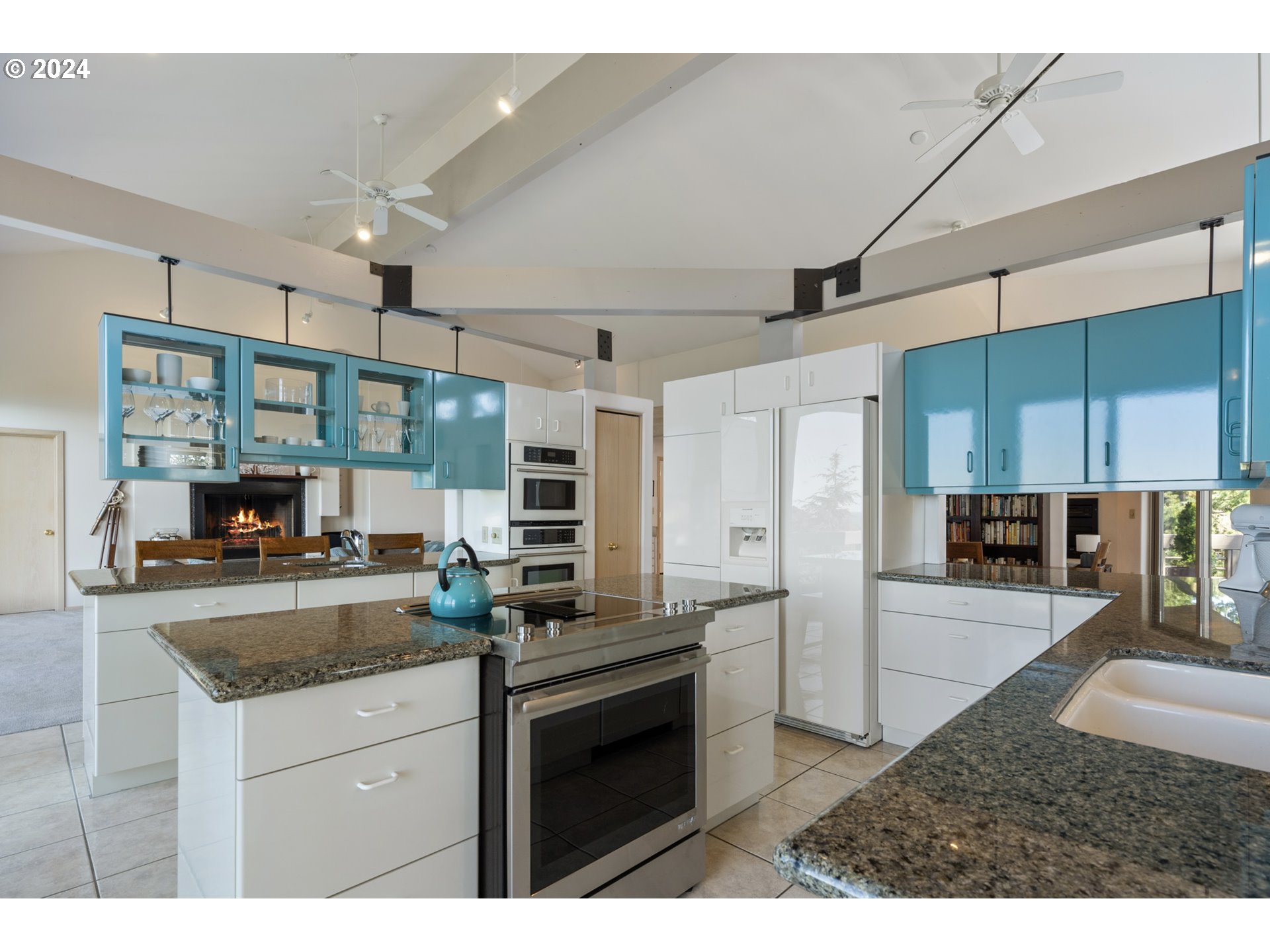 Oceanside, Oregon 97134, United States, 4 Bedrooms Bedrooms, ,4 BathroomsBathrooms,Residential,Pending,59902