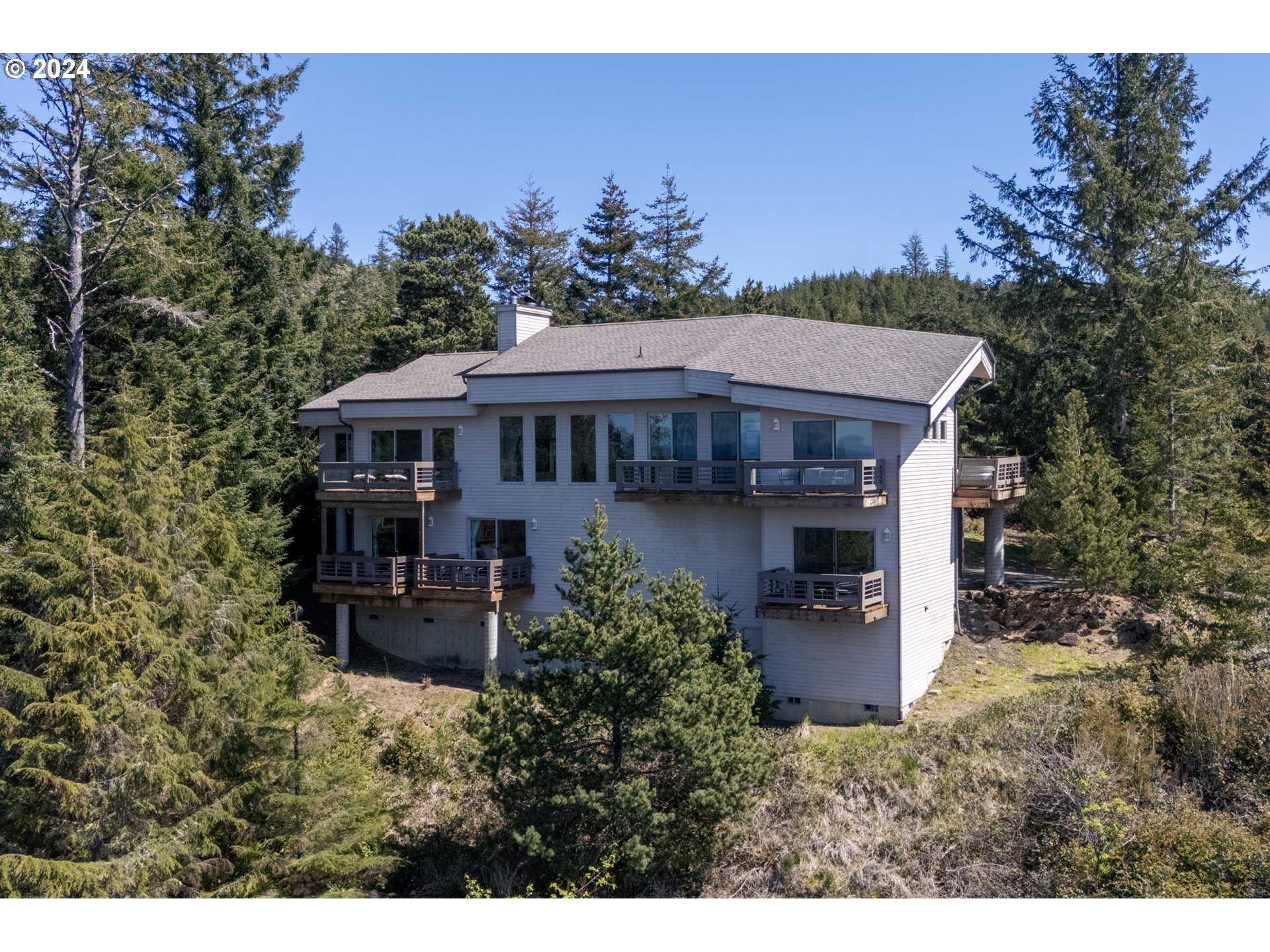 Oceanside, Oregon 97134, United States, 4 Bedrooms Bedrooms, ,4 BathroomsBathrooms,Residential,Pending,59902