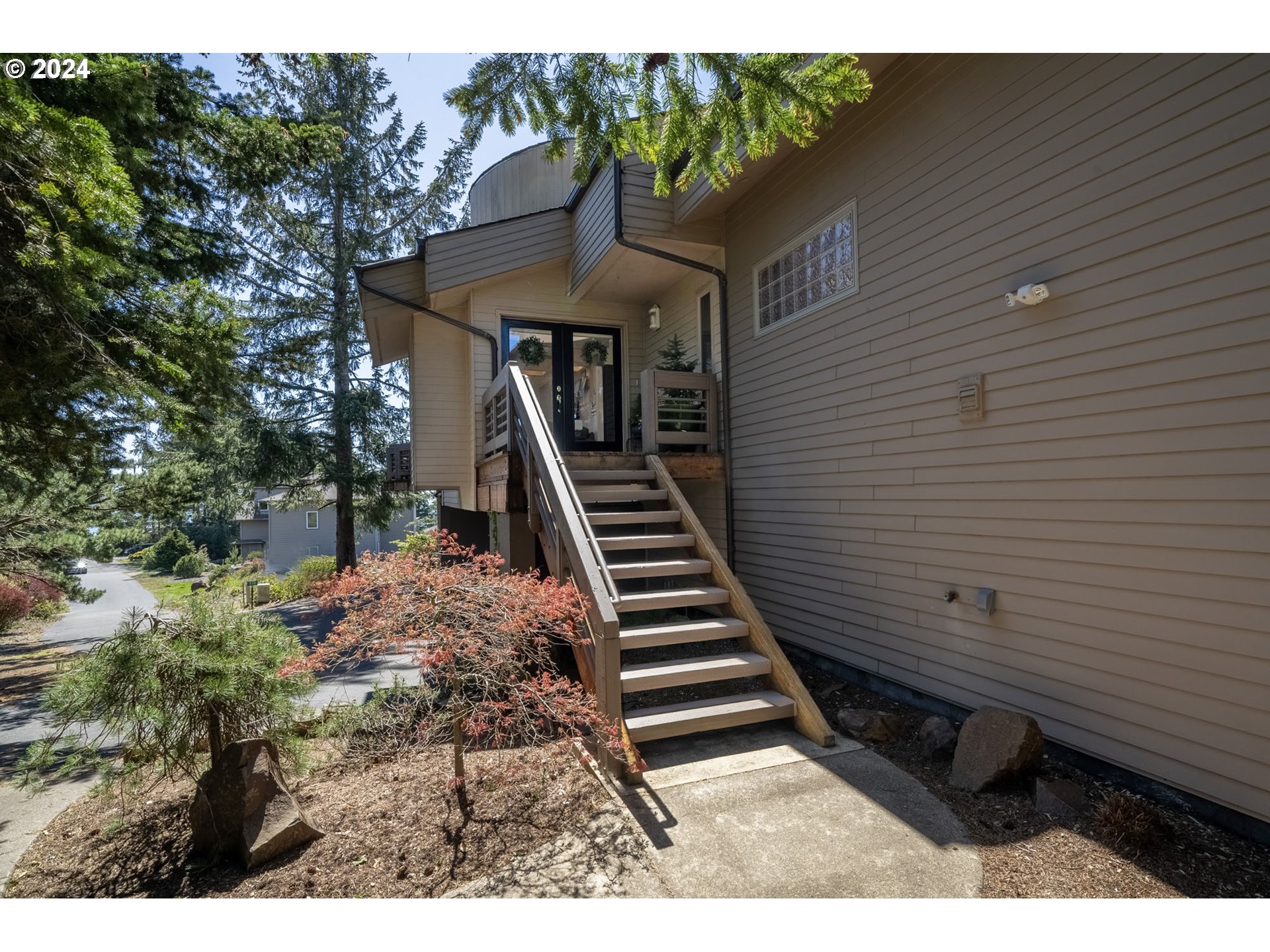 Oceanside, Oregon 97134, United States, 4 Bedrooms Bedrooms, ,4 BathroomsBathrooms,Residential,Pending,59902