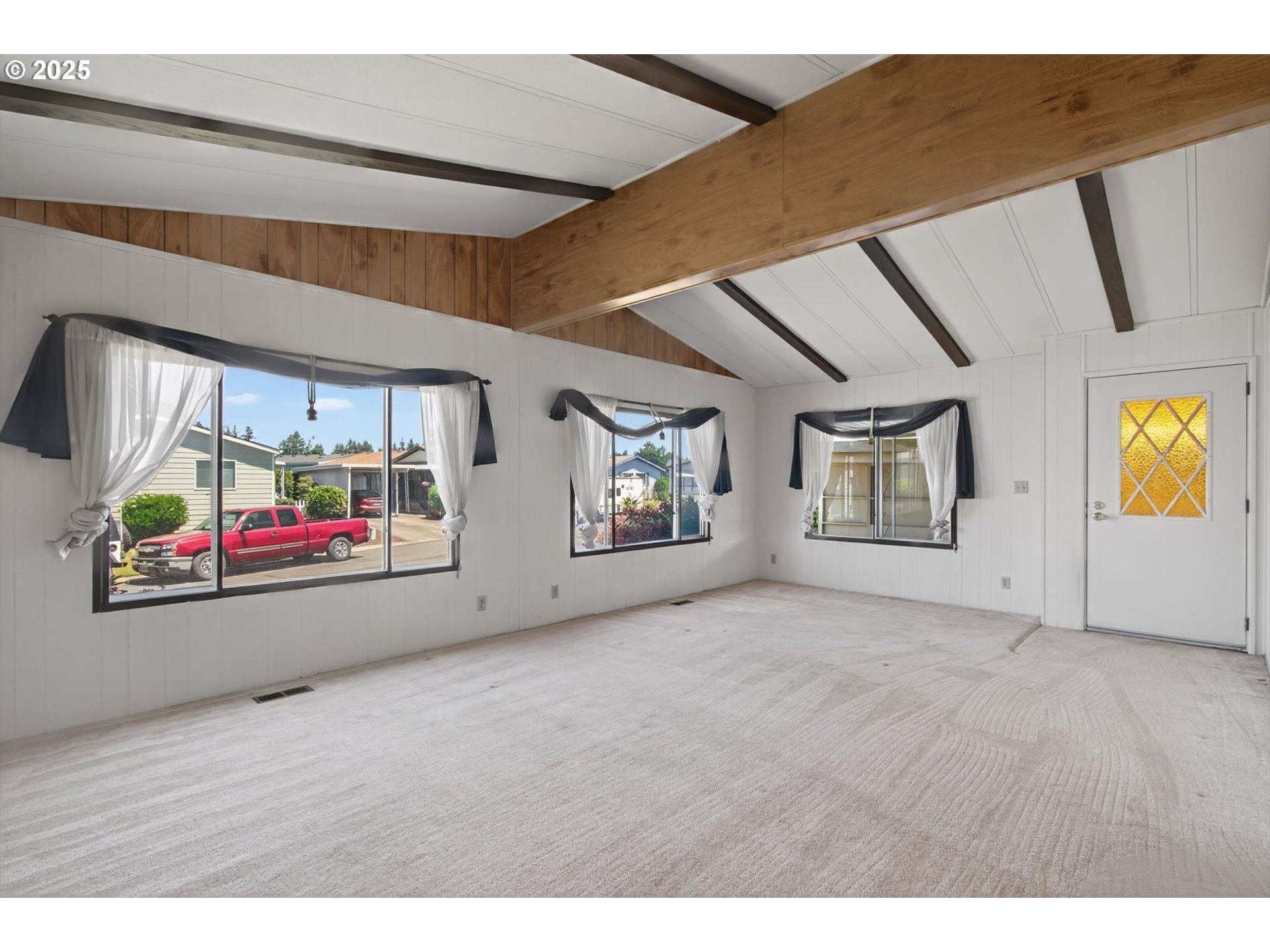 4383 NE LARCH LOOP