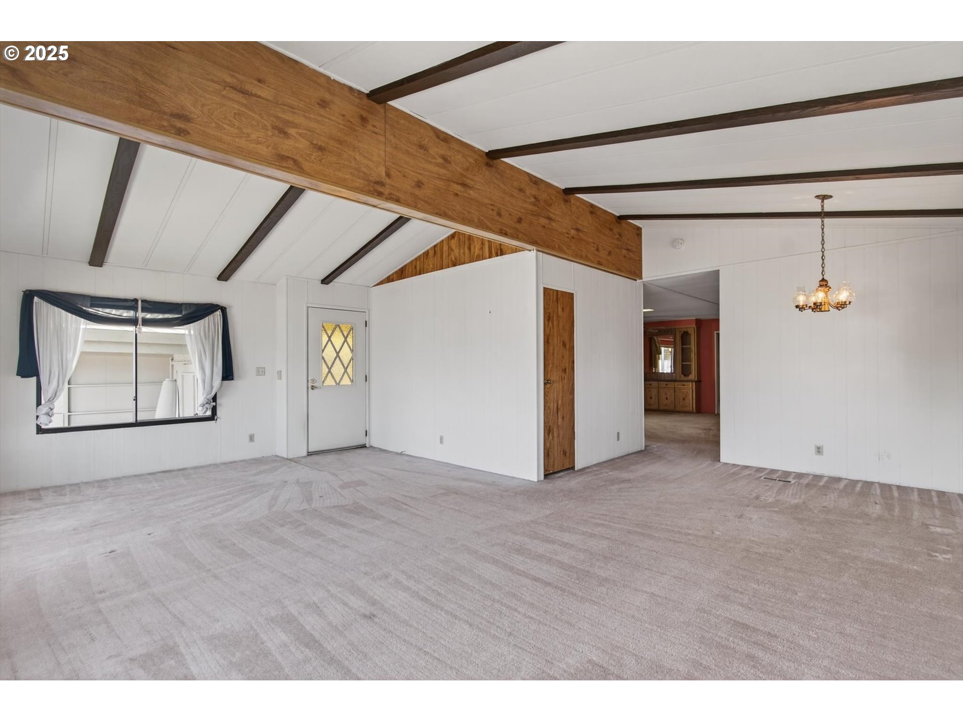 4383 NE LARCH LOOP