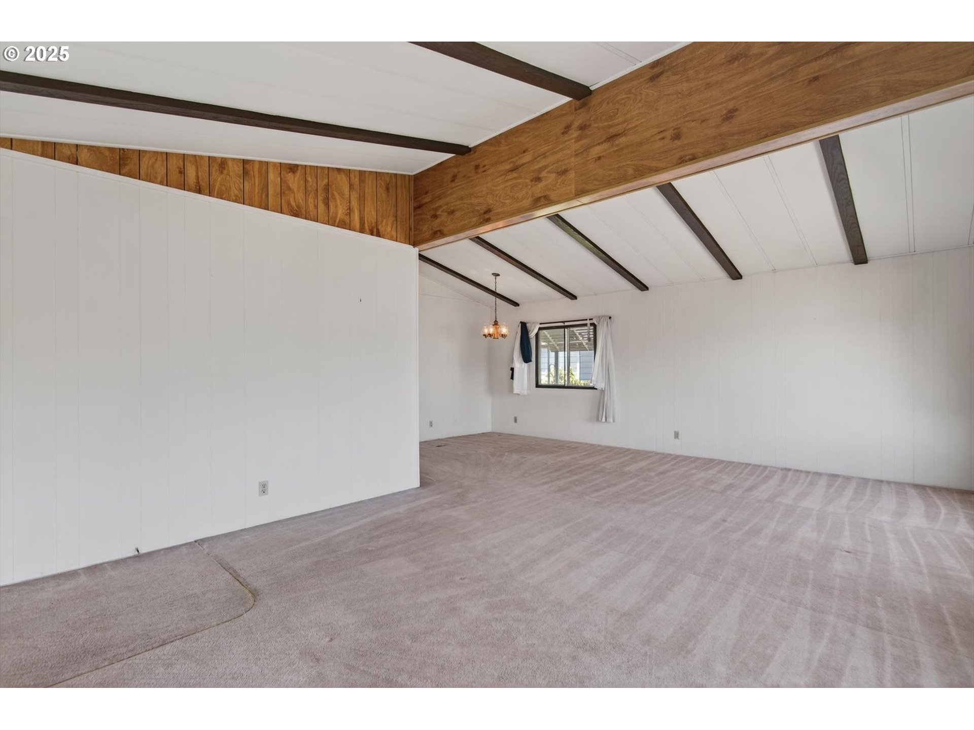 4383 NE LARCH LOOP