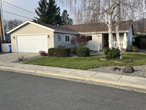 A home in Roseburg