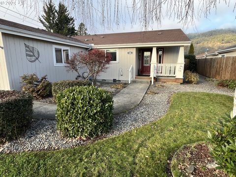 A home in Roseburg