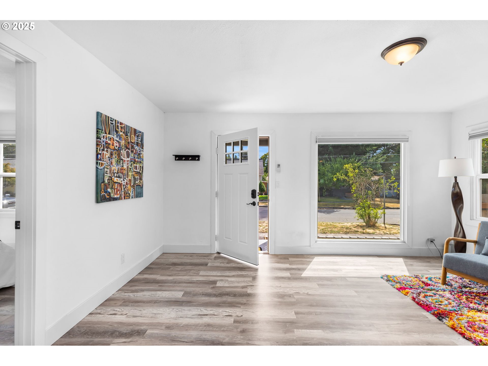 121 NE EDISON ST