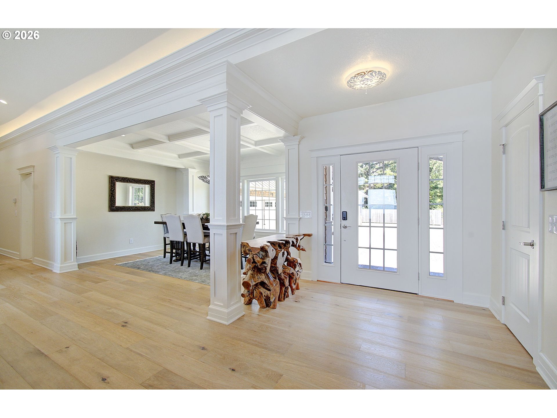 831 RIVERVIEW LN