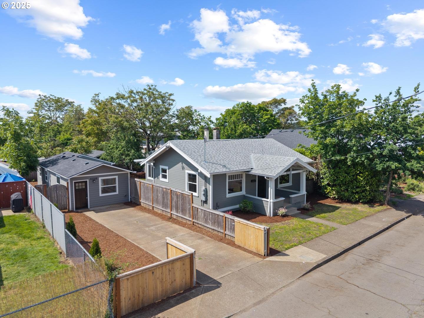 8316 SE RAYMOND CT